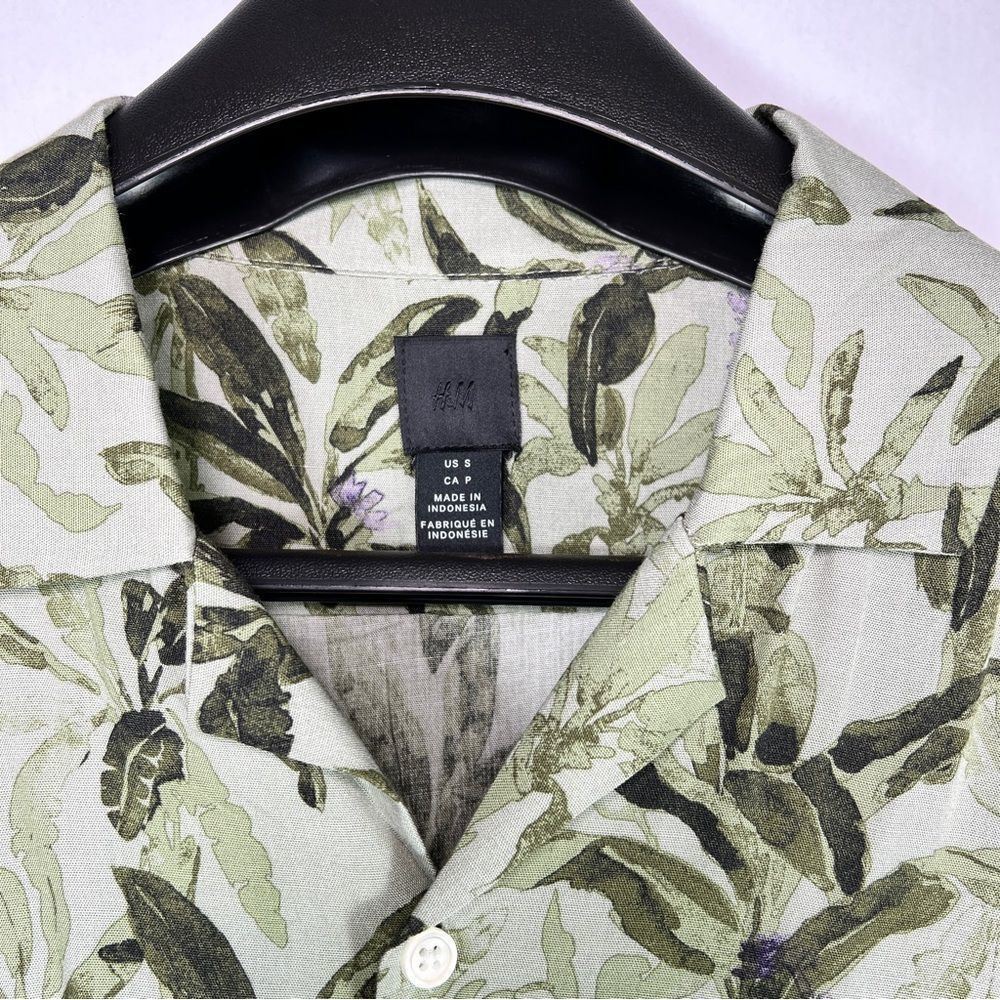 Men’s H&M Khaki Green Relaxed Fit Patterned Resort Shirt, Size: Small - Picture 8 of 11